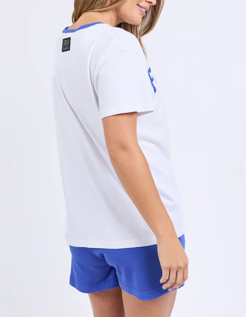 Elude Tee - White-Foxwood-Old-school cool with a fresh twist. The Elude Tee features an exclusive collegiate-style print, contrast neckband, and an oversized fit for that true retro feel. Part of our Leisurefit range, it’s made for keeping things relaxed and bold. Foxwood exclusive front chest print Contrast neckband Oversized fit 100% Cotton Model is wearing a size 10-Pash + Evolve