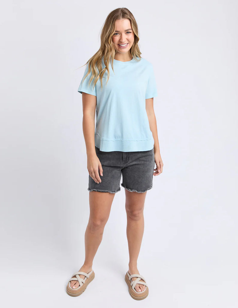 Farrah Short sleeve tee - crystal blue-Foxwood-A new t-shirt to the Foxwood range based on our best selling Farrah Long Sleeve Tee. This 100% Fresh Pima Cotton tee features a classic crew neckline and raw edge detail and is a wonderful everyday stylish option for your casual wardrobe. Round neckline Raw edge detail Relaxed fit 100% Cotton Our model is 176cm and wears Size 10-Pash + Evolve