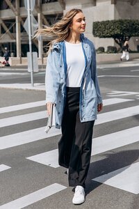 Kingston longline anorak - light blue-Foxwood-The Kingston Longline Anorak is the ultimate all-rounder for the season. With a flattering internal waist cord, you can cinch it in for a more defined shape or leave it loose for a relaxed, casual vibe. Its longer length adds a fresh twist, offering extra coverage while keeping things effortlessly cool. 100% Cotton-Pash + Evolve