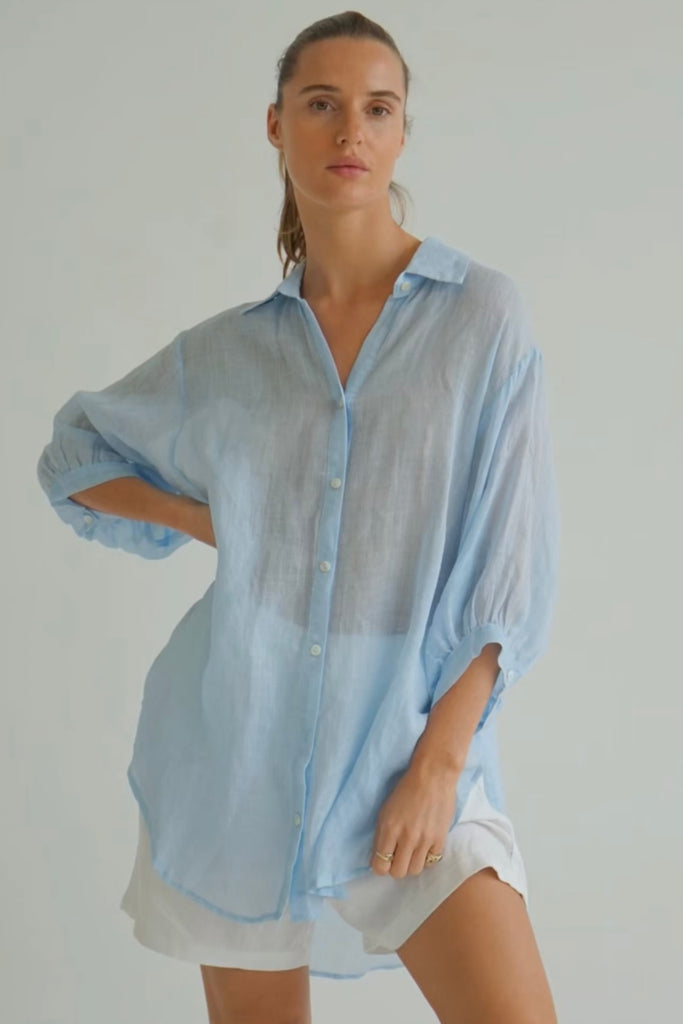 Lise shirt - ice blue-Pash + Evolve-This top is super easy to wear, and the most flattering fit on. Easily dress her up or down. *Button up front * hi-low hemline *100% Linen * Side split-Pash + Evolve