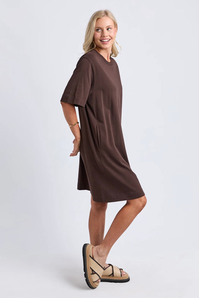 Mish Dress - Coffee-Elm-The Mish Dress is your throw-on-and-go wardrobe hero. Crafted from soft cotton rugby jersey with practical side pockets and a classic T-shirt silhouette, it's the perfect everyday dress for busy days, weekends and travel. Classic T-shirt dress Side pockets Knee length Relaxed fit 100% Cotton Rugby Jersey The Model is 173cm and is wearing a size 10-Pash + Evolve