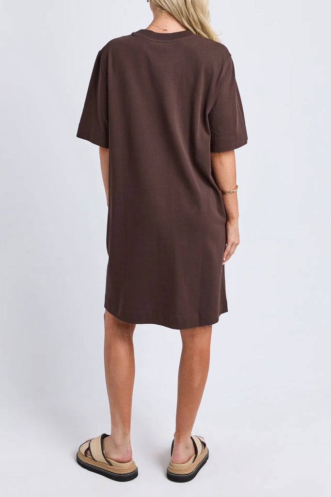 Mish Dress - Coffee-Elm-The Mish Dress is your throw-on-and-go wardrobe hero. Crafted from soft cotton rugby jersey with practical side pockets and a classic T-shirt silhouette, it's the perfect everyday dress for busy days, weekends and travel. Classic T-shirt dress Side pockets Knee length Relaxed fit 100% Cotton Rugby Jersey The Model is 173cm and is wearing a size 10-Pash + Evolve