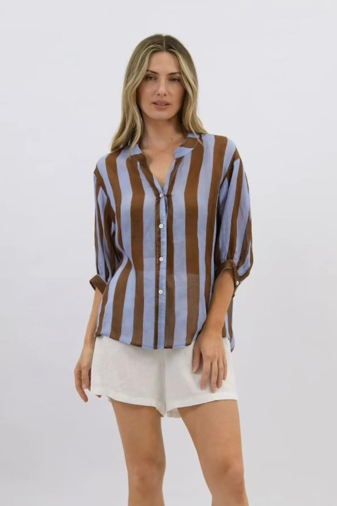 Nikola shirt - Blue/Chocolate-Pash + Evolve-Nikola is always on Demand, in fact you will want to own her in every colour. This top is super easy to wear, and the most flattering fit on. Easily dress her up or down. * Button up front & back *Short sleeves *Blue/Chocolate * hi-low hemline * 100% Linen-Pash + Evolve