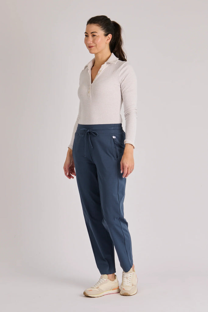 Panel detail pant - navy-One Ten Willow-*Soft, breathable fabric with stretch*Elastic waistband with adjustable drawcord*Flattering tapered leg silhouette*Modern panel detailing*Cotton/Elastane-Pash + Evolve
