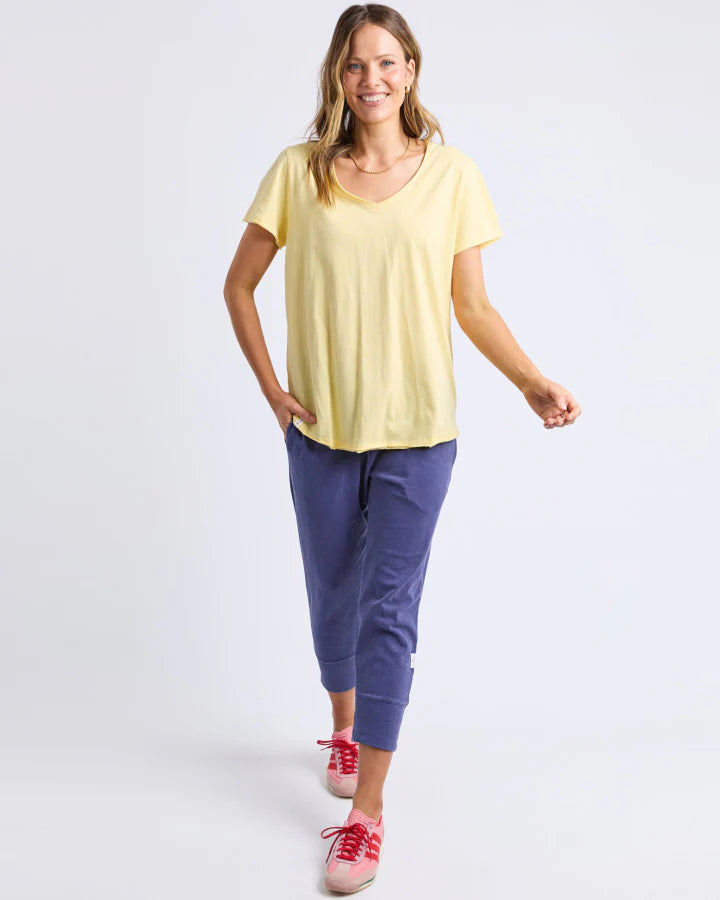 Pima vee tee - banana-Elm-Dubbed as 'everyone's favourite tee' with good merit, the Pima Vee Tee made from pima cotton jersey is a must-have essential piece for your wardrobe. Raw edge detailing on the neckline and sleeve evokes a hint of uniqueness. Everyone's favourite tee Raw edge detail on neckline and sleeve Vee neckline Pima Cotton Jersey 100% Cotton Model is wearing a size 10-Pash + Evolve