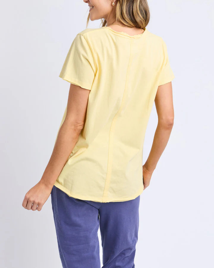 Pima vee tee - banana-Elm-Dubbed as 'everyone's favourite tee' with good merit, the Pima Vee Tee made from pima cotton jersey is a must-have essential piece for your wardrobe. Raw edge detailing on the neckline and sleeve evokes a hint of uniqueness. Everyone's favourite tee Raw edge detail on neckline and sleeve Vee neckline Pima Cotton Jersey 100% Cotton Model is wearing a size 10-Pash + Evolve