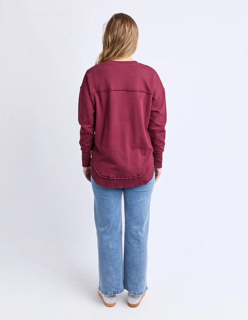 Simplified Metallic Crew - Port-Foxwood-The Bling version of our Best Selling Simplified Crew. This crew is the perfect throw over for your everyday wardrobe. With its round neck, hi-lo hemline, side splits with raw edging & the classic Foxwood logo, you are going to want one in every colour. The Metallic Crew has a stunning lurex thread run through the Foxwood embroidery for that little bit 'extra'. Front chest embroidery Raw edge detail Curved hem 100% Cotton Our model is 176cm and wears Size 10-Pash + Ev