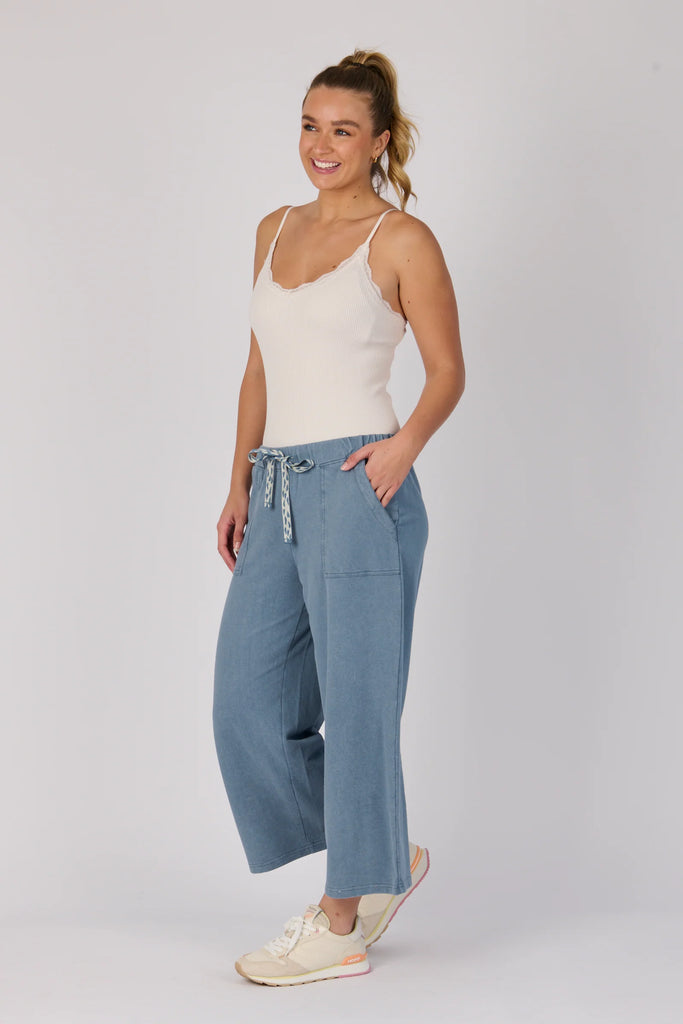 Wide Leg Cullotte - Blue-One Ten Willow-Elasticated Waistband Contrast Waist Tie Wide Leg Side Pockets Culotte Length Material: 80% Cotton 20% Elastane French Terry Model is 176cm (Size 8-10) and wears our size Small Designed in Geelong, Australia-Pash + Evolve