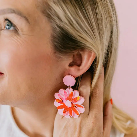 Long drop earrings with shell pearl - rose gold