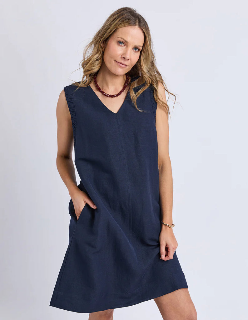 Bermuda dress - dark sapphire-Foxwood-Say hello to the Bermuda Dress, the linen blend style that is as fun as it is flattering. With its V-neckline, frill sleeves and side pockets, it is the kind of dress that makes warm days feel even better. Decorative armhole detail Vee neckline Back keyhole opening 55% Linen 45% Viscose Our model is 176cm and wears Size 10-Pash + Evolve