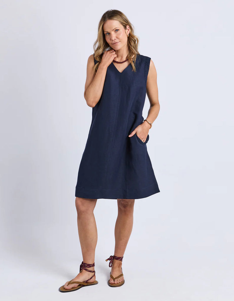 Bermuda dress - dark sapphire-Foxwood-Say hello to the Bermuda Dress, the linen blend style that is as fun as it is flattering. With its V-neckline, frill sleeves and side pockets, it is the kind of dress that makes warm days feel even better. Decorative armhole detail Vee neckline Back keyhole opening 55% Linen 45% Viscose Our model is 176cm and wears Size 10-Pash + Evolve
