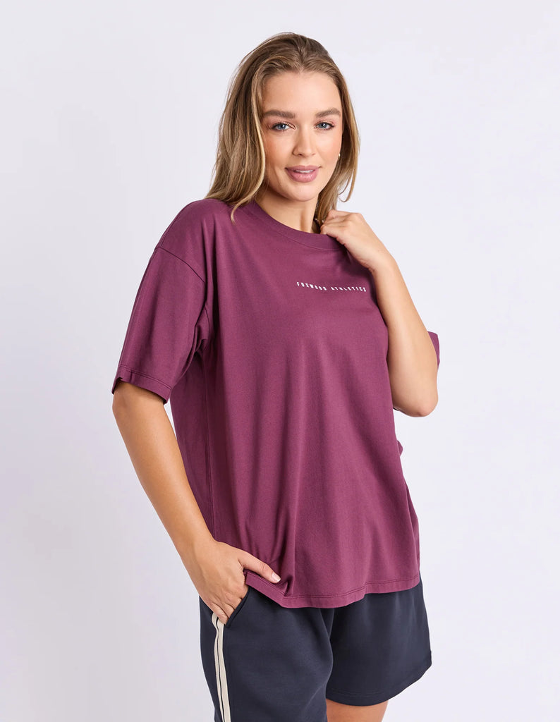 Captain tee - Plum-Foxwood-The ultimate in relaxed fit tshirts. The new Captain Tee features a classic round neckline, oversized fit and small chest print. Oversized fit Small chest print Round Neckline 100% Cotton Our model is 176cm and wears Size 10-Pash + Evolve