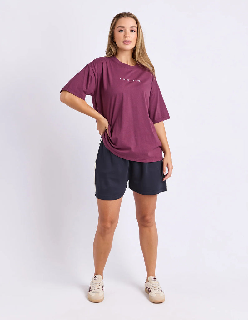 Captain tee - Plum-Foxwood-The ultimate in relaxed fit tshirts. The new Captain Tee features a classic round neckline, oversized fit and small chest print. Oversized fit Small chest print Round Neckline 100% Cotton Our model is 176cm and wears Size 10-Pash + Evolve