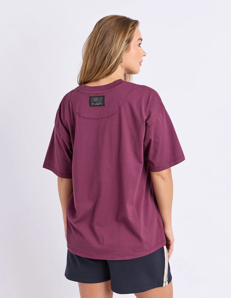 Captain tee - Plum-Foxwood-The ultimate in relaxed fit tshirts. The new Captain Tee features a classic round neckline, oversized fit and small chest print. Oversized fit Small chest print Round Neckline 100% Cotton Our model is 176cm and wears Size 10-Pash + Evolve