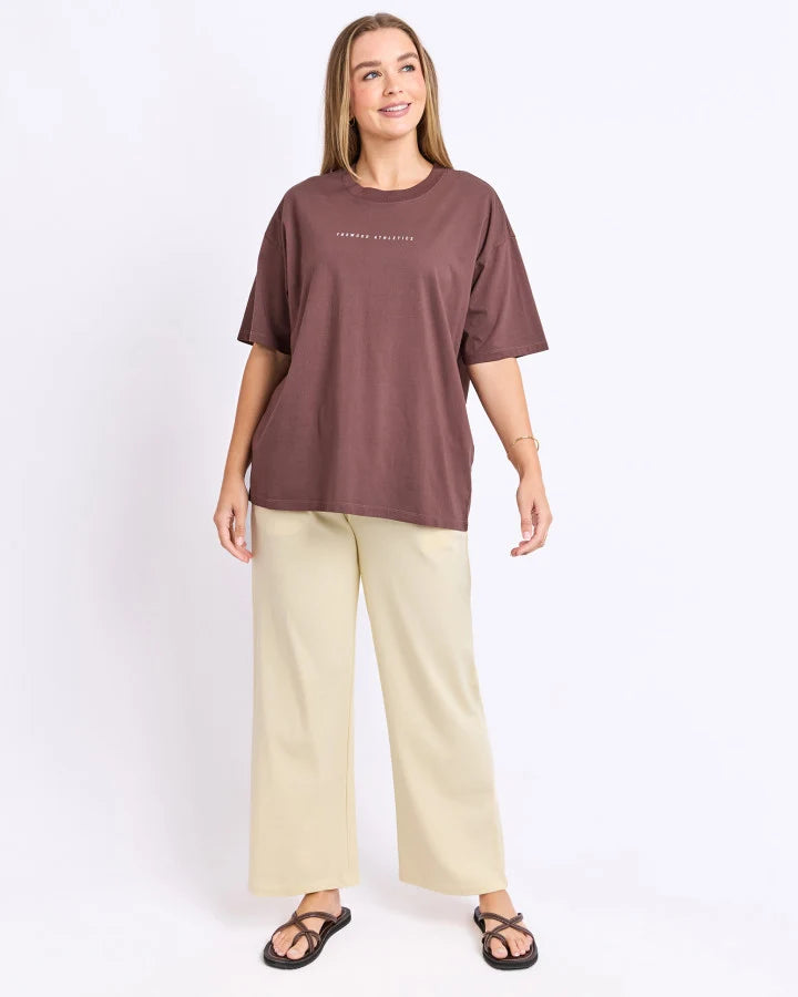 Captain tee - chocolate-Foxwood-The ultimate in relaxed fit tshirts. The new Captain Tee features a classic round neckline, oversized fit and small chest print. Oversized fit Small chest print Round Neckline 100% Cotton Our model is 176cm and wears Size 10-Pash + Evolve