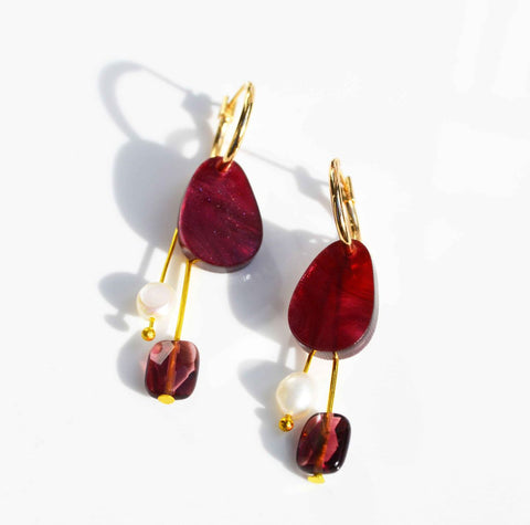 Dangle earrings - white flower
