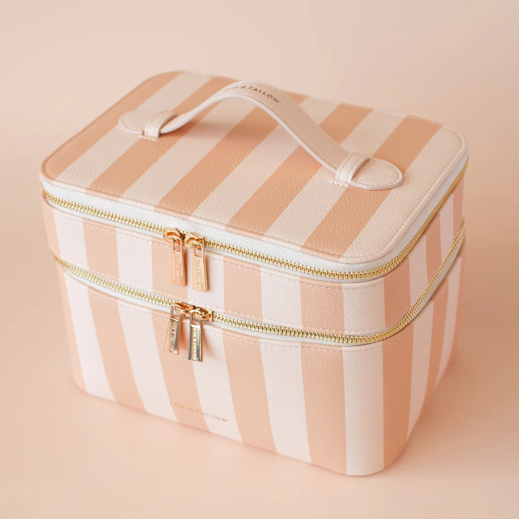 Corsica Vanity Case-Fox & Fallow-Say hello to your new bestie - the Fox & Fallow 'Classic' Vanity Case! She’ll get you organised and keep you organised, whipping your skincare and makeup routine into shape. Not just for travel, it's the perfect bag for everyday! • Vanity Case: 24 x 16.5 x 17.5cm.• Box: 26 x 20 x 20cm.• Pebble vegan leather with a tan lining.• Dual layer with elastic loops.• Internal zip pocket.• Gold hardware.• Two handles and two zippers for easy access.• Bonus removable clear bag.• Max. w