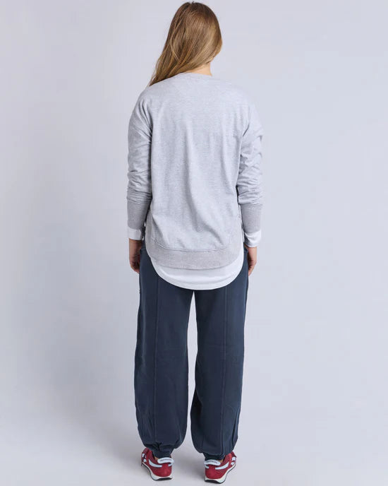 Farrah long sleeve - Grey marle-Foxwood-A new crew to the Foxwood range the Farrah Long Sleeve in 100% Fresh Pima Cotton features a classic crew neckline and raw edge detail. This relaxed fit jumper is an easy everyday wear. Round neckline Raw edge detail Relaxed fit Pima Cotton Jersey Our model is 176cm and wears Size 10-Pash + Evolve