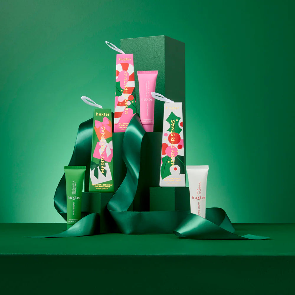 Hanging Hand Cream – Bergamot & Cedarleaf-Huxter-Give your hands daily care with this luxurious 35ml Hanging Hand Cream, made with a natural blend of almond oil, coconut oil, shea butter, and cocoa butter. The silky texture absorbs quickly, keeping hands feeling soft, smooth, and hydrated. Loved for its light and uplifting scents of bergamot and cedarleaf, this cream is a handy travel companion. These charming ornaments are ideal for everyday use and make the perfect holiday gift. - No SLS/SLES- No PEGs- Ve