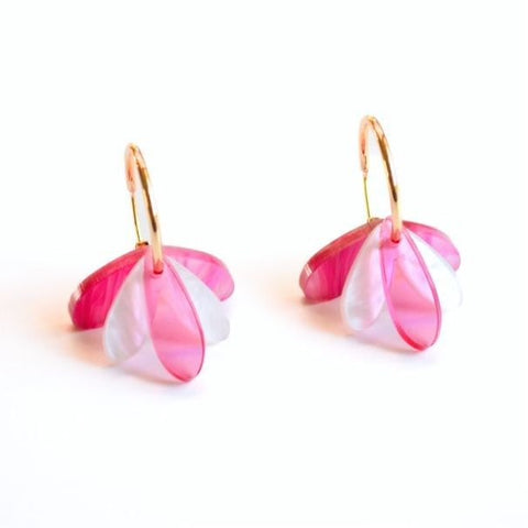 Dangle earrings - white flower