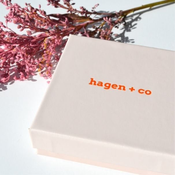 Happy hour - merlot-Hagen + Co-Cute pair of everyday hoops with gorgeous overlapping layers of mixed acrylics. Can be convertible by removing or mixing up the pieces. *Materials: Acrylic *Nickel Free earring hoops *Light weight and easy to wear. *40mm x 25mm-Pash + Evolve