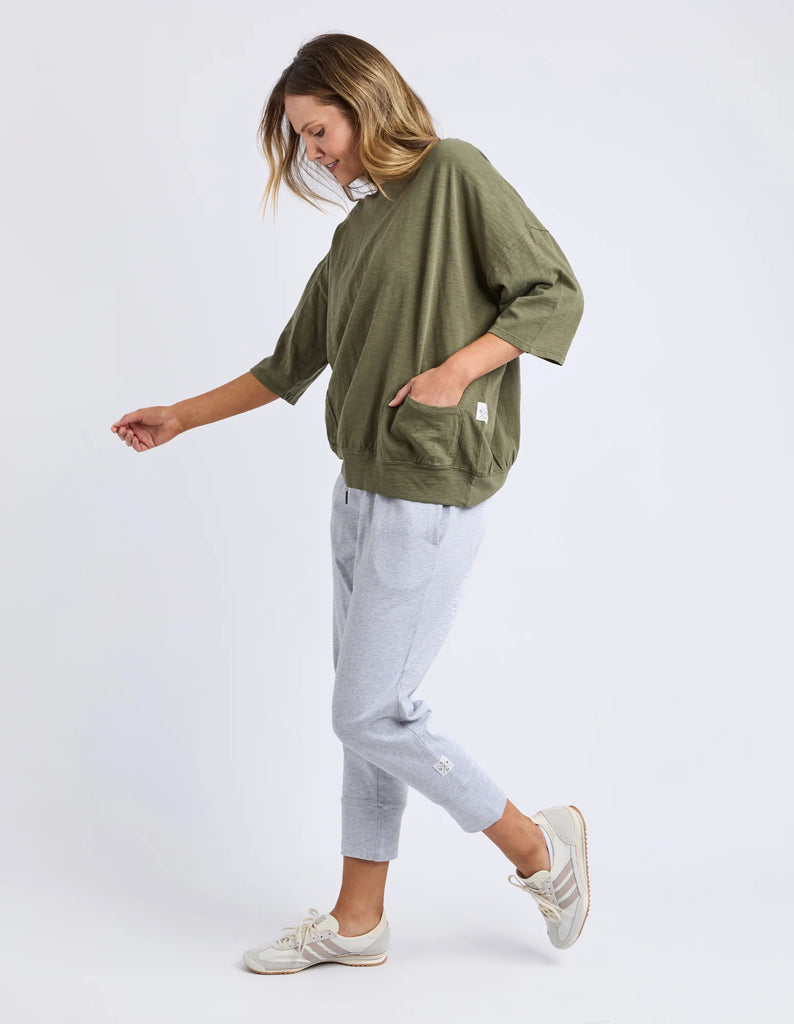 Mazie sweat - clover-Elm-The Mazie Sweat is the ideal blend of style and versatility. This oversized fit and 3/4 length sleeves allow plenty of room for movement. Made with a gorgeous lightweight Cotton fabric to make it ideal for layering. Best selling style Relaxed fit 3/4 length sleeves Pockets at the waistband 100% Cotton Model is wearing a size 10-Pash + Evolve