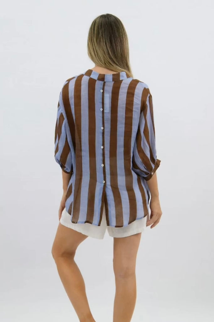 Nikola shirt - Blue/Chocolate-Pash + Evolve-Nikola is always on Demand, in fact you will want to own her in every colour. This top is super easy to wear, and the most flattering fit on. Easily dress her up or down. * Button up front & back *Short sleeves *Blue/Chocolate * hi-low hemline * 100% Linen-Pash + Evolve