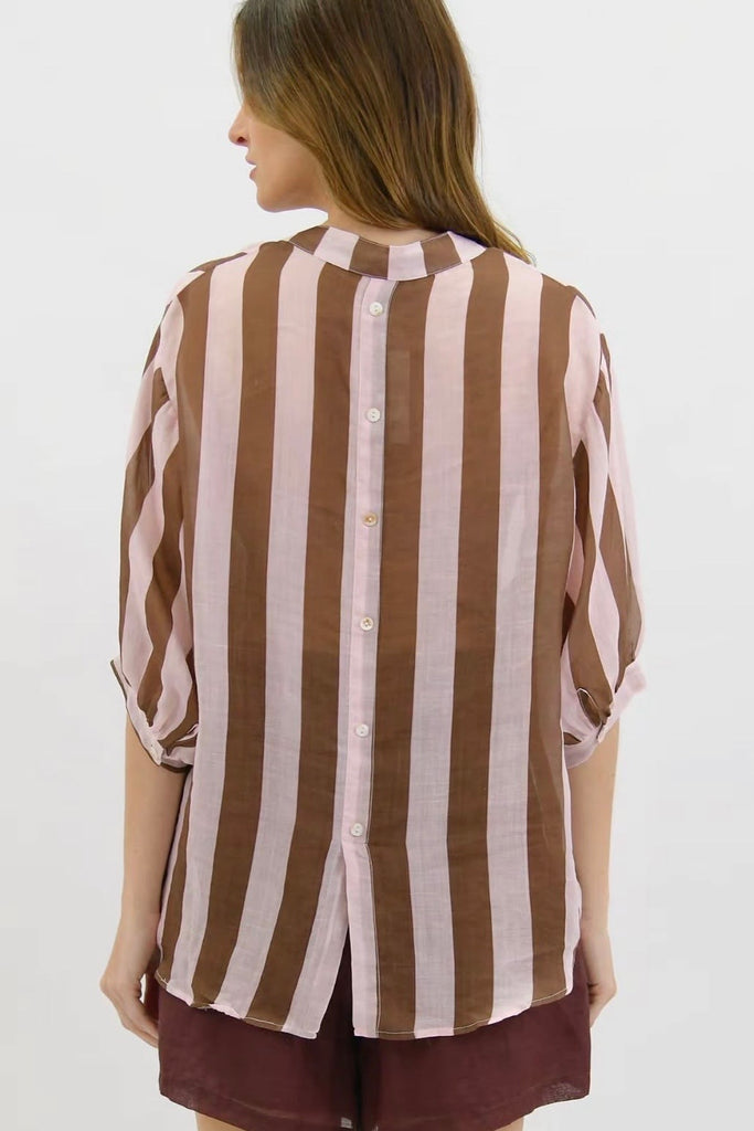 Nikola shirt - Blush/Chocolate-Pash + Evolve-Nikola is always on Demand, in fact you will want to own her in every colour. This top is super easy to wear, and the most flattering fit on. Easily dress her up or down. * Button up front & back *Short sleeves *Blush/Chocolate * hi-low hemline * 100% Linen-Pash + Evolve