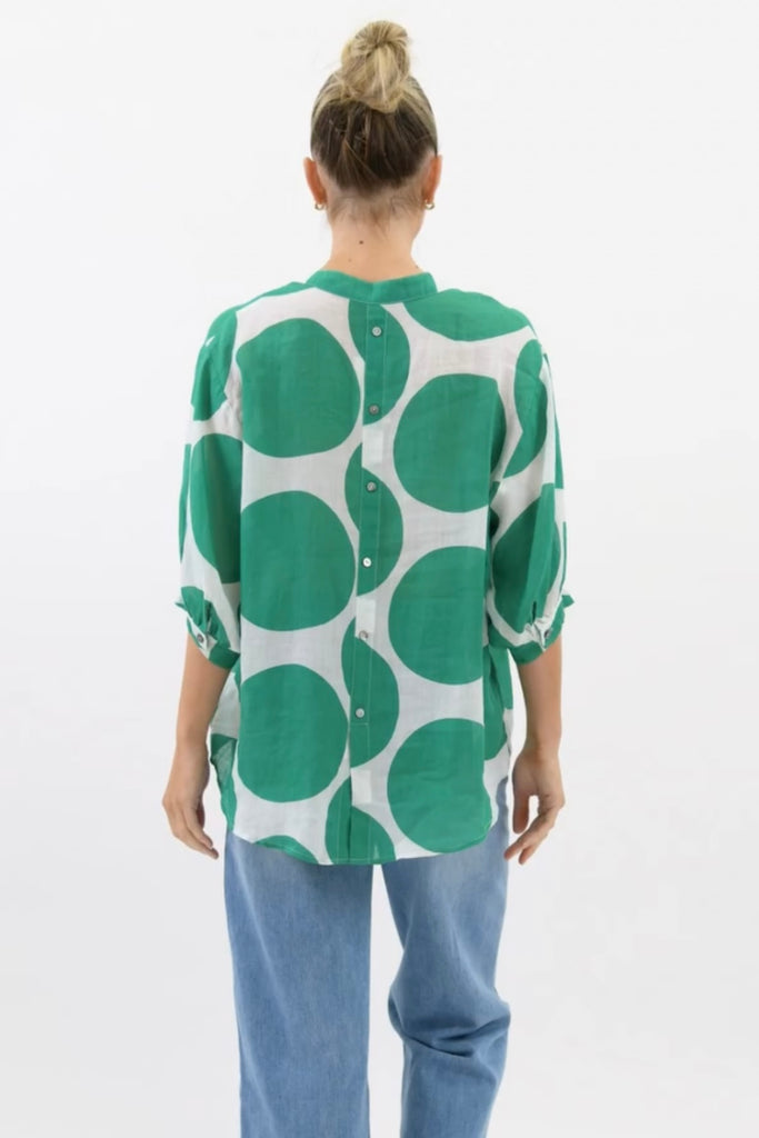 Nikola shirt - green spot-Pash + Evolve-Our best selling Nikola shirt, now in spots! This top is super easy to wear, and the most flattering fit on. Easily dress her up or down. * Button up front & back * Short sleeves * hi-low hemline * 100% Linen-Pash + Evolve
