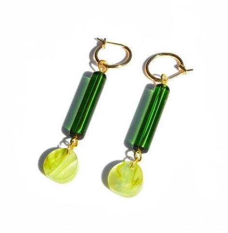 Dangle earrings - white flower