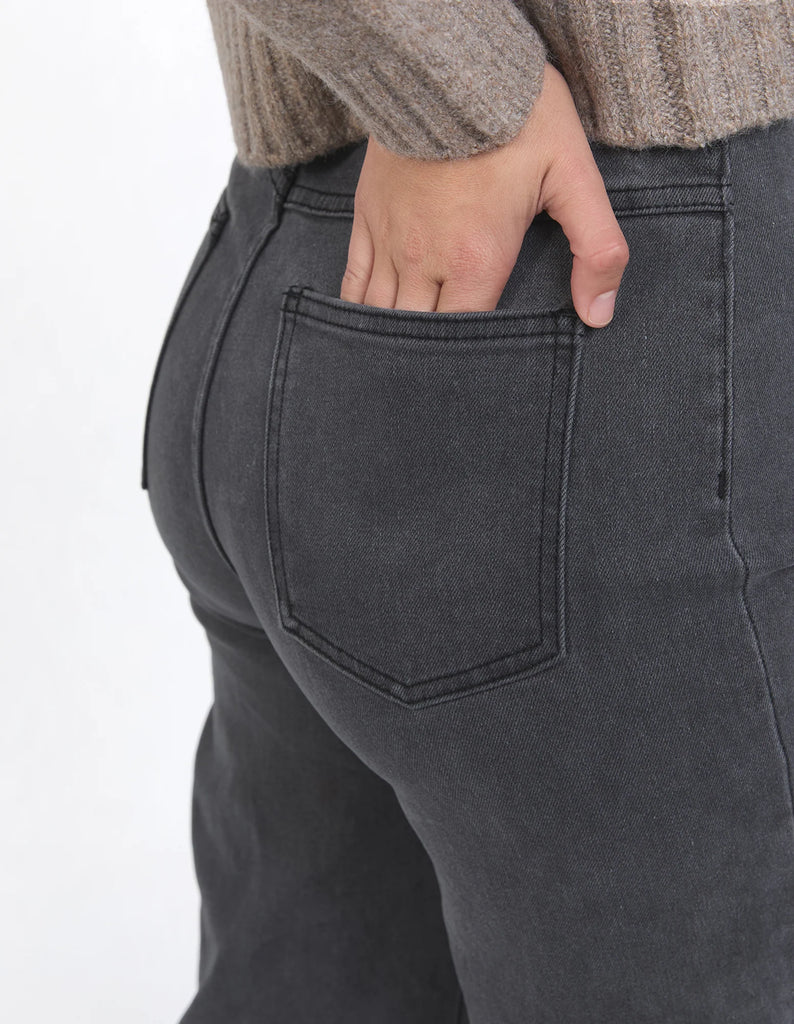 Sarah wide leg jean - washed black-Foxwood-A new high-rise jean featuring front patch pockets, a fitted waist and slightly wide leg. Wide leg High rise Front pockets 98% Cotton 2% Elastane Model is 176cm and wears size 10-Pash + Evolve