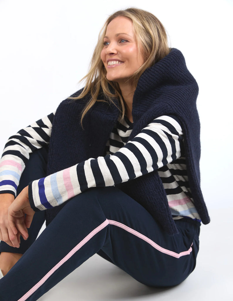 Ultra Lounge Pant - Navy-Elm-Ever felt like being ultra relaxed? The ultra lounge pant is exactly that, the ultimate in comfort loungewear. Pop these on with your favourite snuggly jumper and curl up with a good book or add your runners and head out for a walk in classic Elm style. Elastic waist and pockets Tapered leg Best seller French Terry Cotton Elastane Model is wearing a size 10-Pash + Evolve