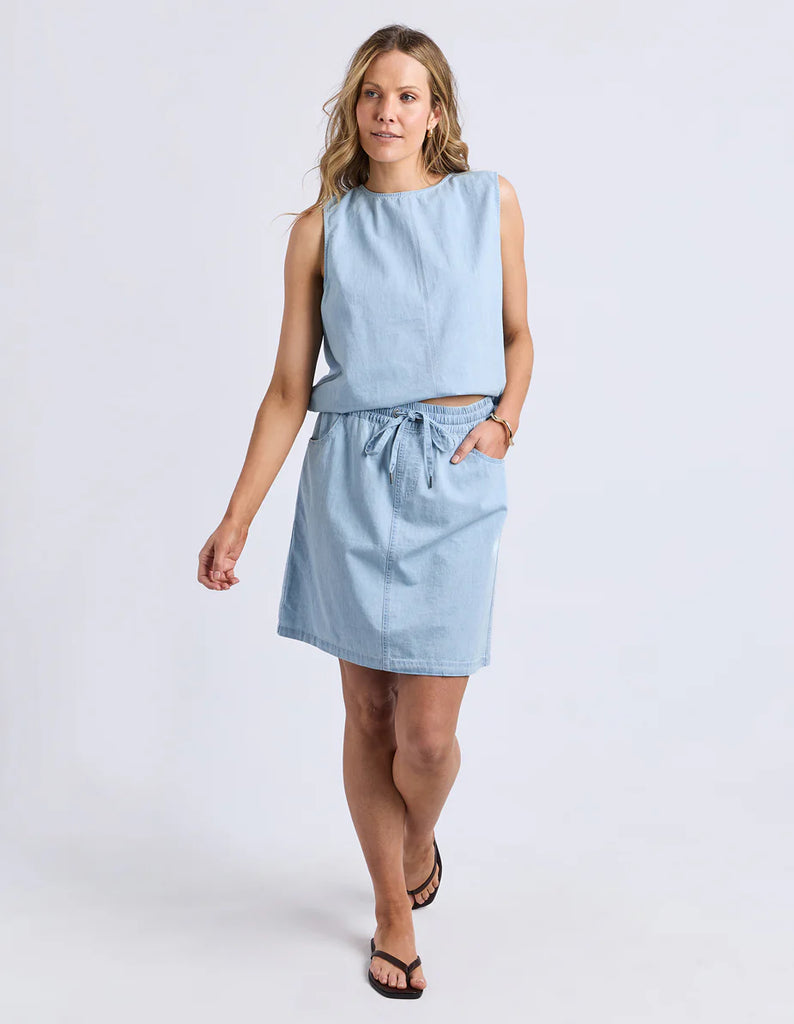 Zetta skirt - light blue-Pash + Evolve-Meet your new everyday favourite - the Zetta Skirt. Easy to wear with its elastic waist and drawcord, plus side pockets for extra cool points. The knee length shape makes it an instant classic. Elastic waist with drawcord Side pockets Knee length 100% Lyocell Model is wearing a size 10-Pash + Evolve