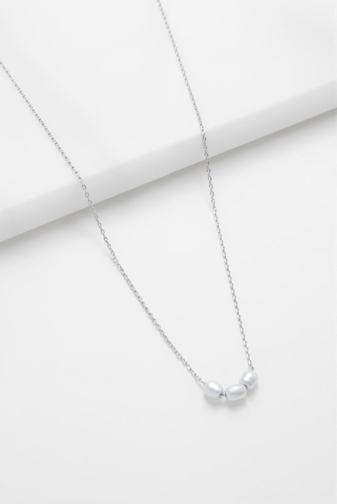 Mini pearl necklace - silver